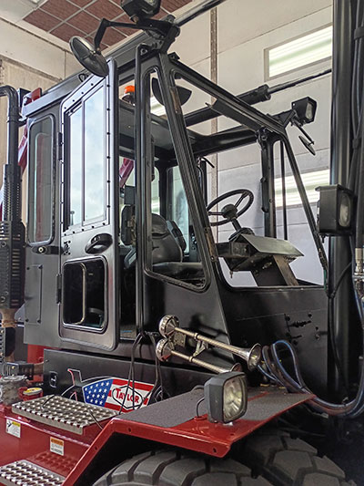 Broken Machinery - Forklift (Before)